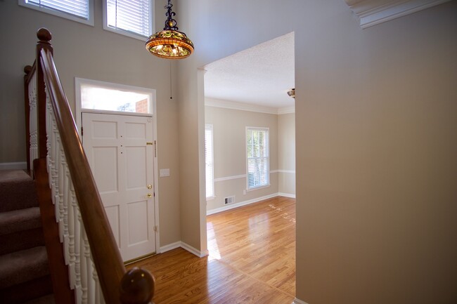 Building Photo - Dunwoody Living at Its Best – Spacious 4BR...
