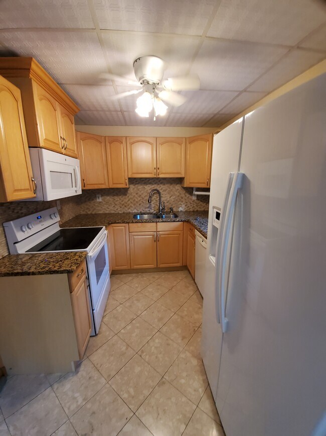 34 East Gate, Copiague, NY, USA 34 East Gate, Copiague, NY, USA