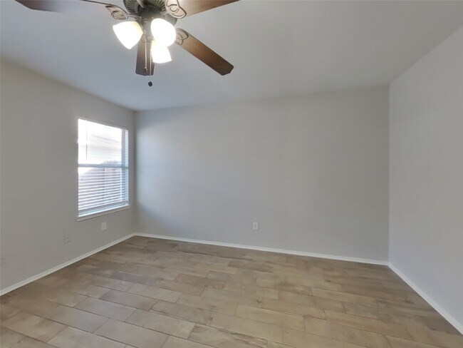Building Photo - 22823 Sugar Bear Dr