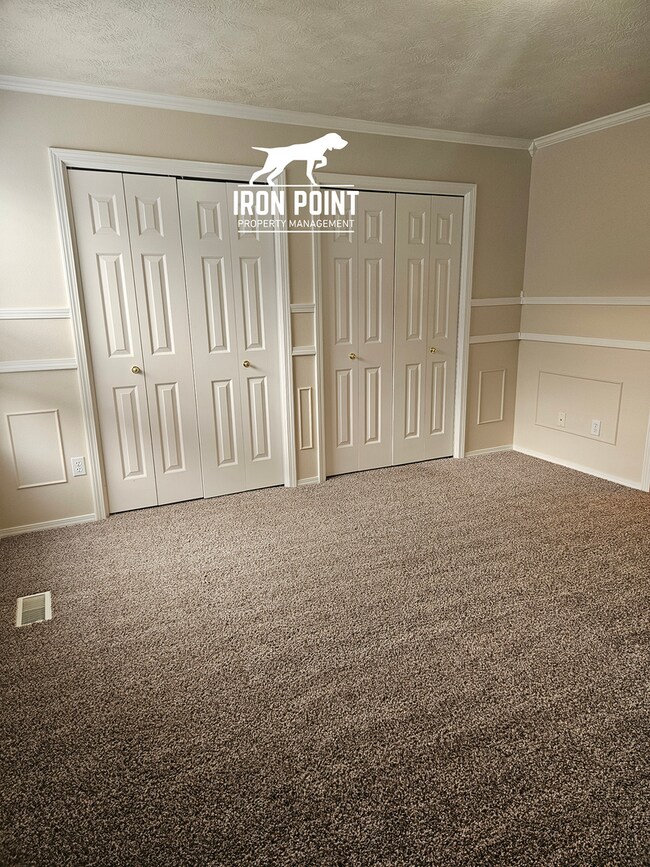 Building Photo - Candlestick Park Sub-3bed/2bath w/2 car ga...