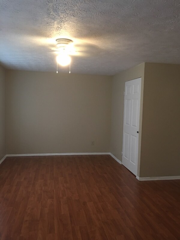 Building Photo - 6479 Meadow Rue Dr
