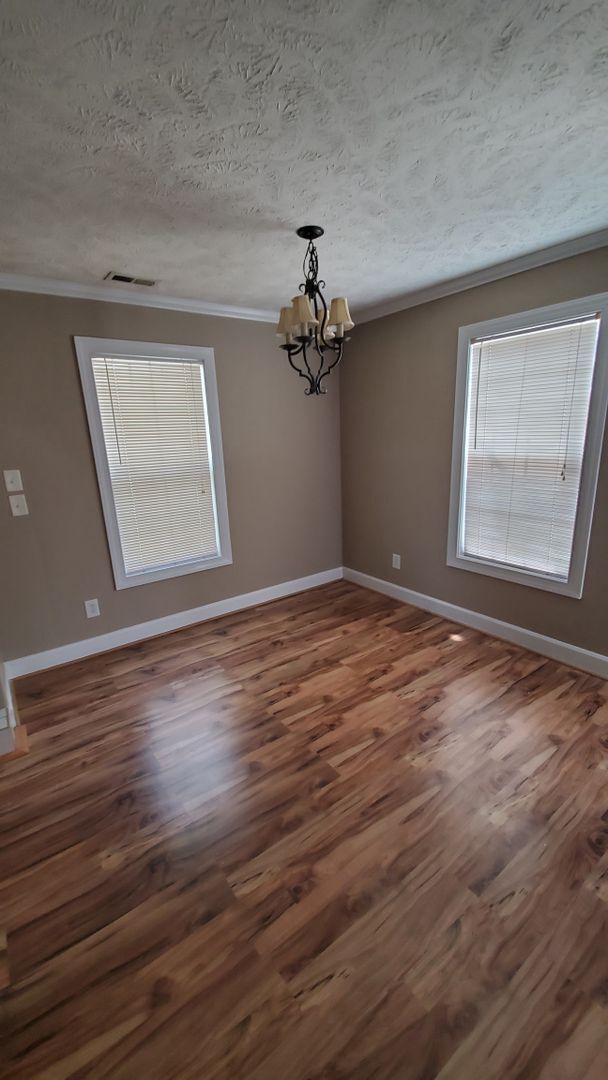 Building Photo - 3 Bedroom Home in Gated Community