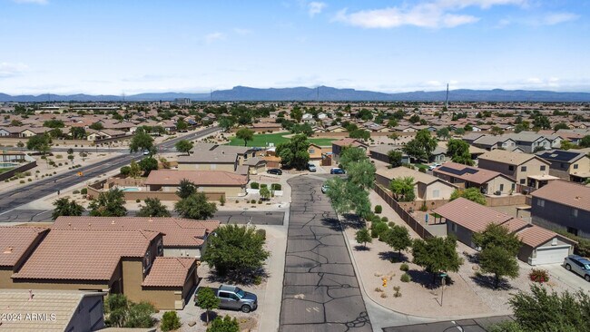 Building Photo - 34994 N Barzona Trail