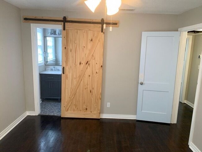 Building Photo - Charming 3 Bed/2 Bath Home in Murray Hill!