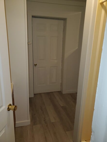 Building Photo - 354 Cherry St