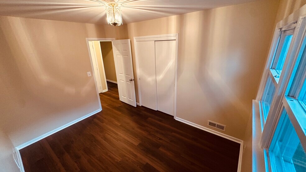 Building Photo - 331 N Oraton Pky