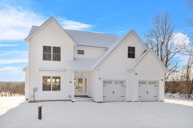 Building Photo - Move In Ready: Custom-built home
