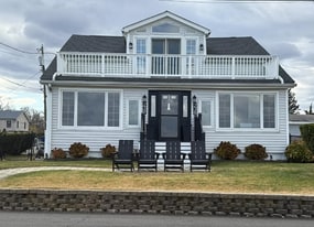 Building Photo - 239 Shoreland Cir