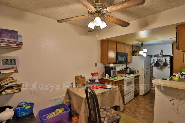 Building Photo - 1111 E University Dr