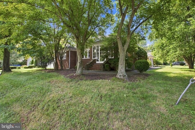 Building Photo - 133 Warrenville Rd