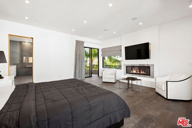 Building Photo - 853 N Kilkea Dr