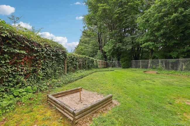 Building Photo - 118 Standish Dr