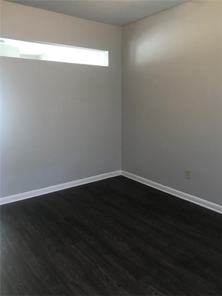 Building Photo - 950 Killoden Cir