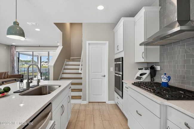 Building Photo - 460 Archstone Wy