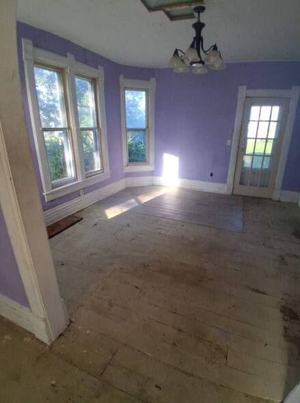 Building Photo - 235 S Whitesboro St