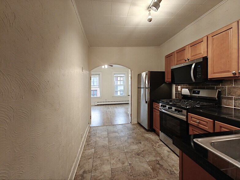 Building Photo - 314 7th Street