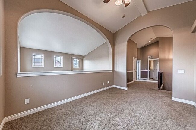 Building Photo - Stunning 5BR Home with Luxury Master Suite & Low-Maintenance Yard!