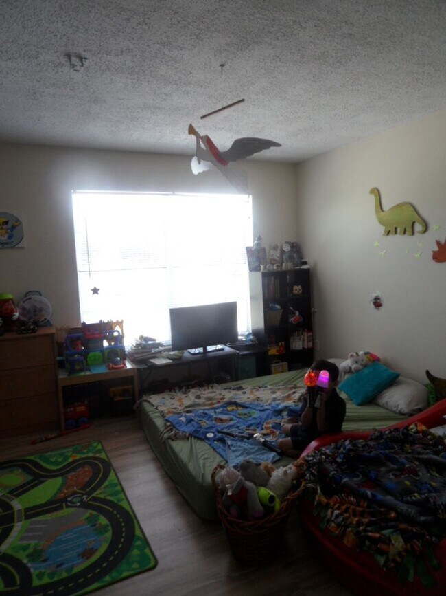 Building Photo - 3B/2B Beautiful & Spacious Townhome At Dan...