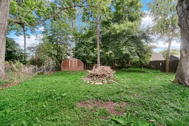Building Photo - 34904 N Carvis Dr