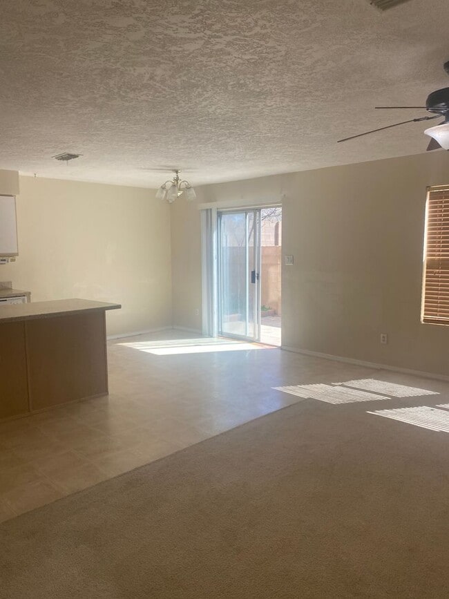 Building Photo - 3 Bedroom 2.5 Bath Located in the NE Heights! Showing Friday 5/1 5PM
