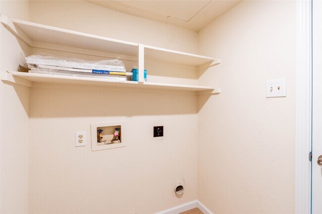 Building Photo - 1417 Quail Crest Dr
