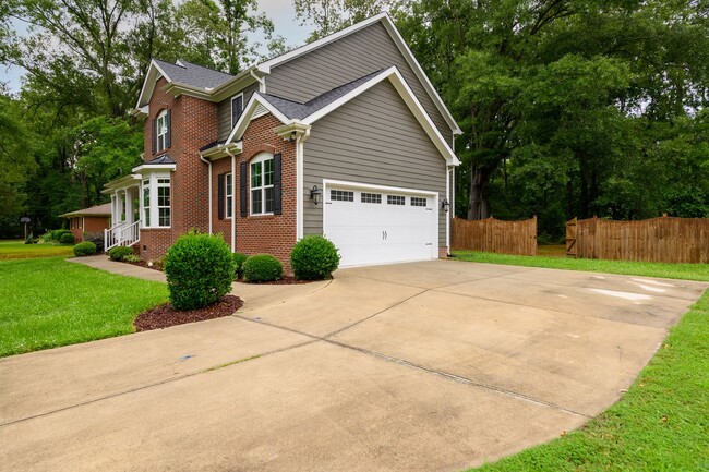 Building Photo - Stunning 4bd/3.5ba Home on Half-Acre Lot J...