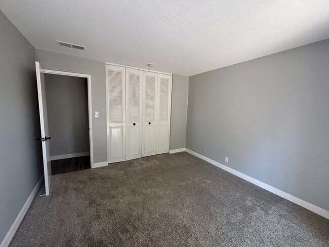 Building Photo - 1116 J St