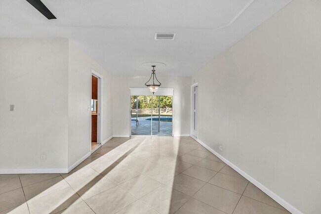 Building Photo - 290 NW 65th Ave