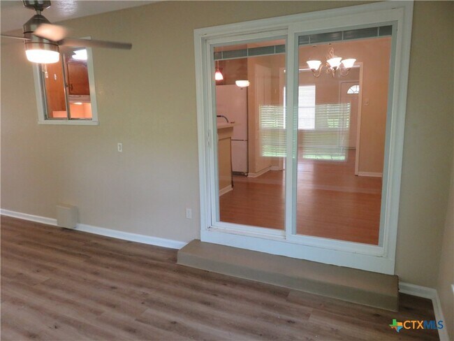 Building Photo - 969 Kunkel St