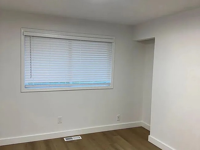 Building Photo - This newly remodeled home