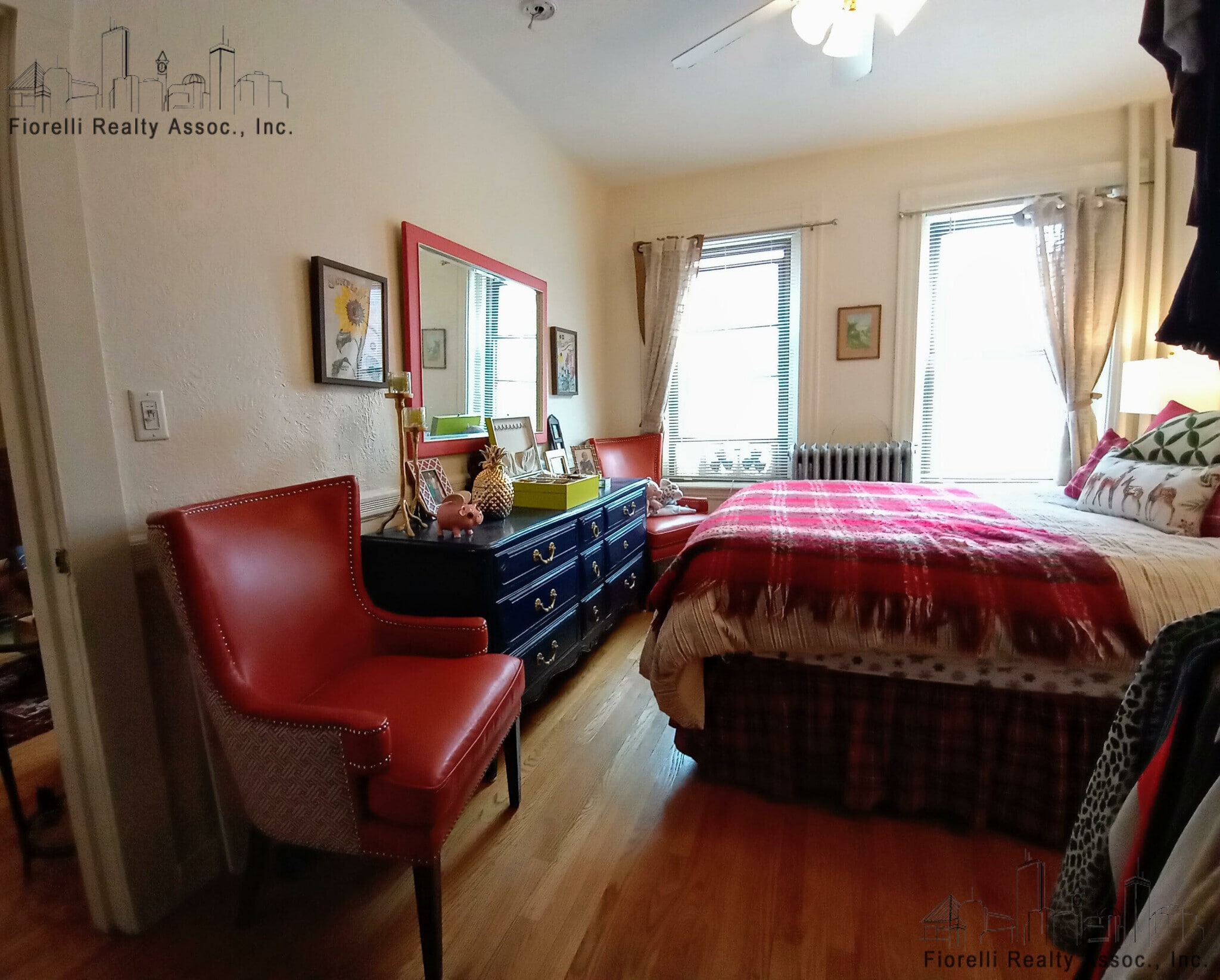 Building Photo - 342 Hanover St