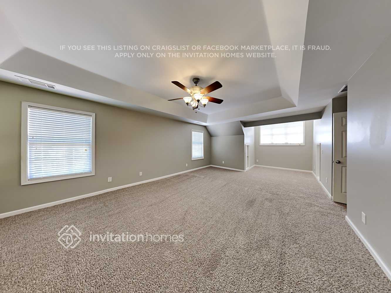 Building Photo - 8920 Watersedge Ct