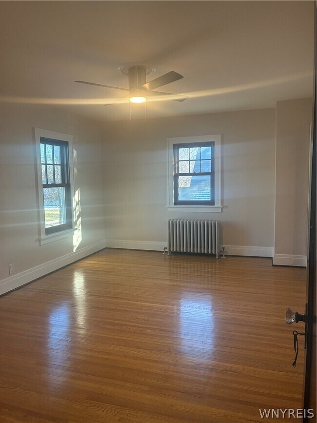 Building Photo - 385 Berryman Dr