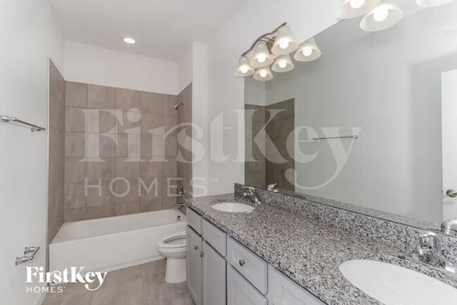 Building Photo - 560 Crown Rose Dr