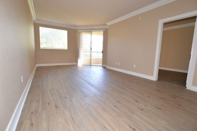 Building Photo - Meridian Unfurnished 1 Bdr/ 1 Bath Luxury ...