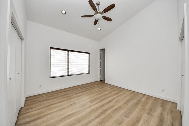Building Photo - 1822 Southmore Blvd