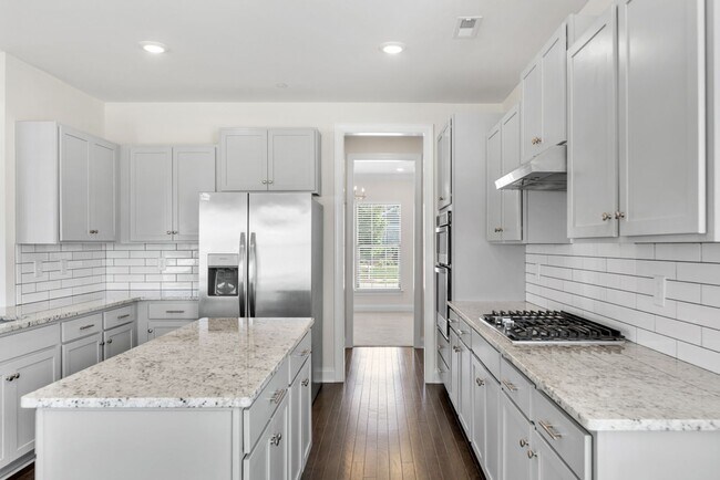 Building Photo - 797 Ravensdowne-