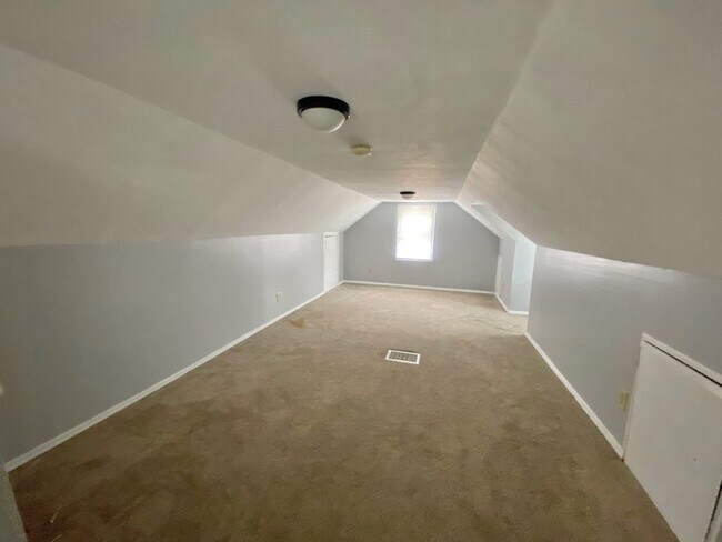 Building Photo - Adorable Remodeled 3 Bedroom Cape Cod!