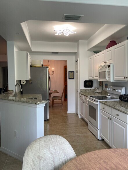 Kitchen - 2644 Somerville Loop