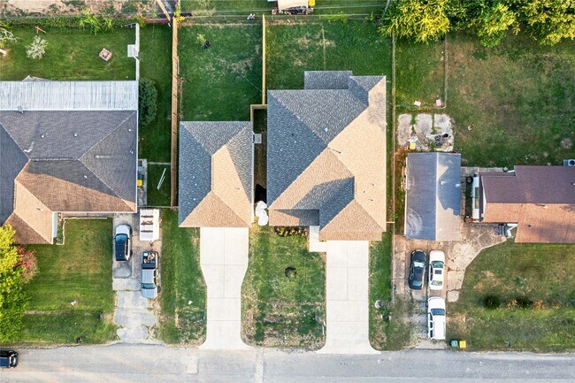 Building Photo - 6006 Jerrycrest Dr