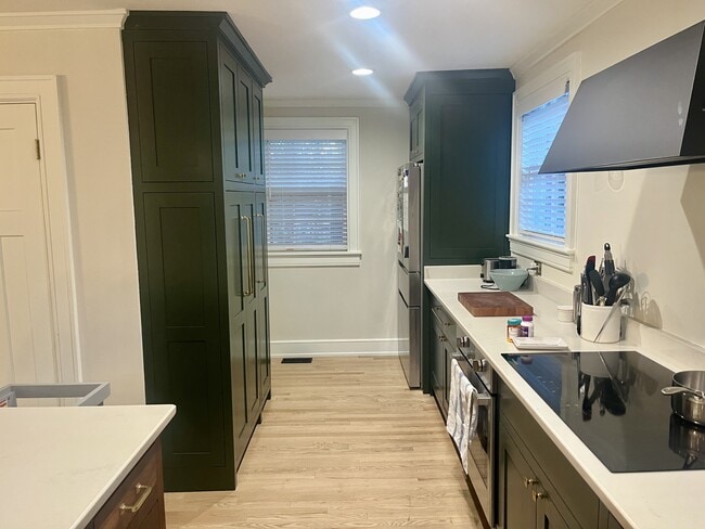 Building Photo - 7501 Three Chopt Rd