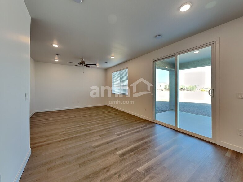 Building Photo - 12504 W Adair Dr