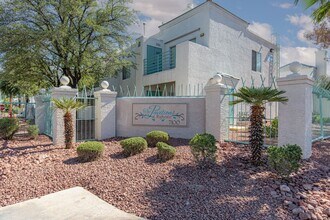 Building Photo - First floor 1 br unit in gated community w...