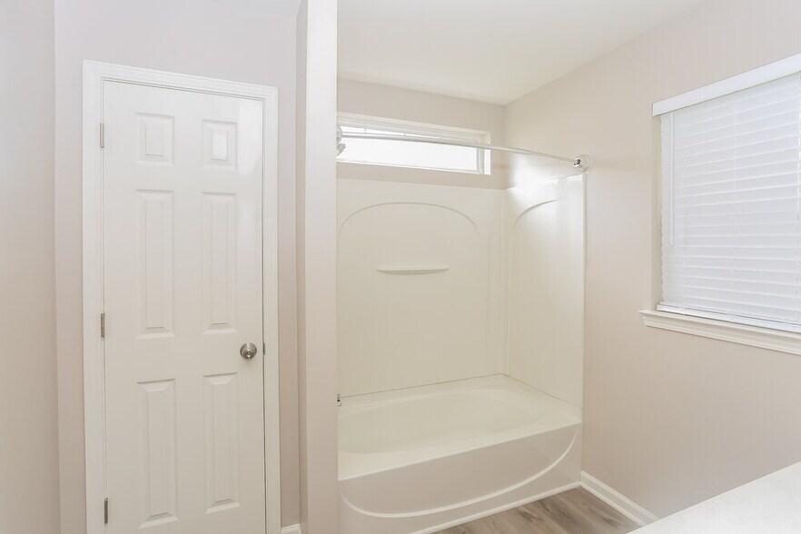 Building Photo - 2787 Island Point Dr NW