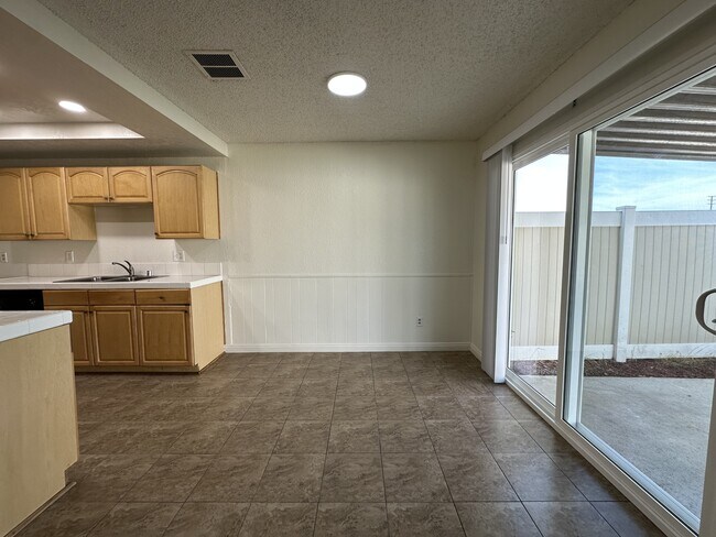 Building Photo - 12635 Franklin Ct