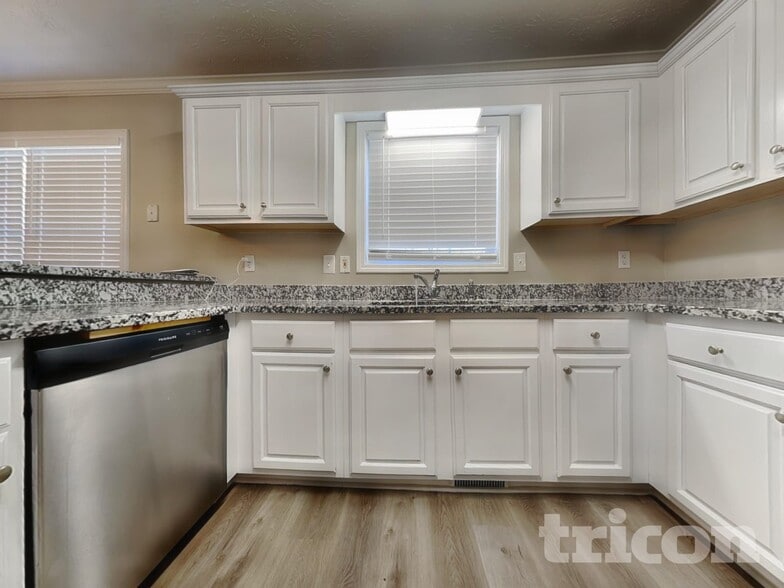 Building Photo - 265 Wisteria Way