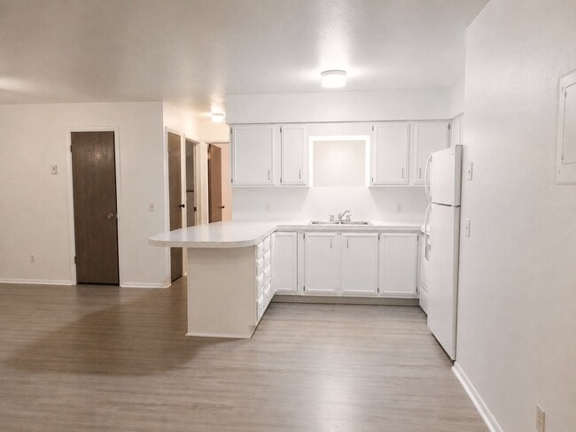 Building Photo - 146-146 Parrish Ln