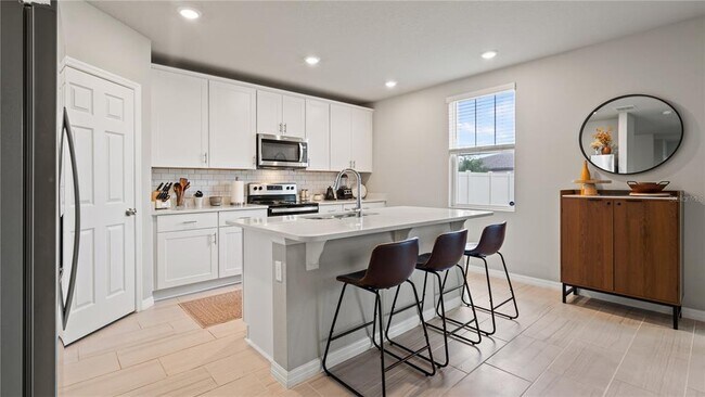 Building Photo - 5291 Meredrew Ln