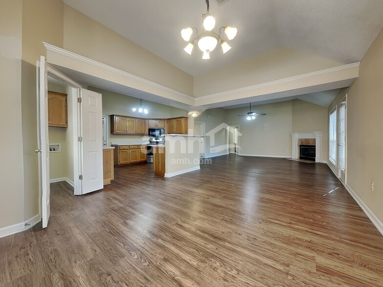 Building Photo - 9357 Bryant Trent Blvd