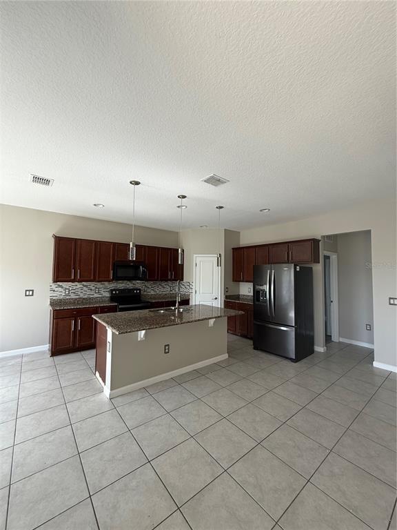 Building Photo - 485 Disa Dr